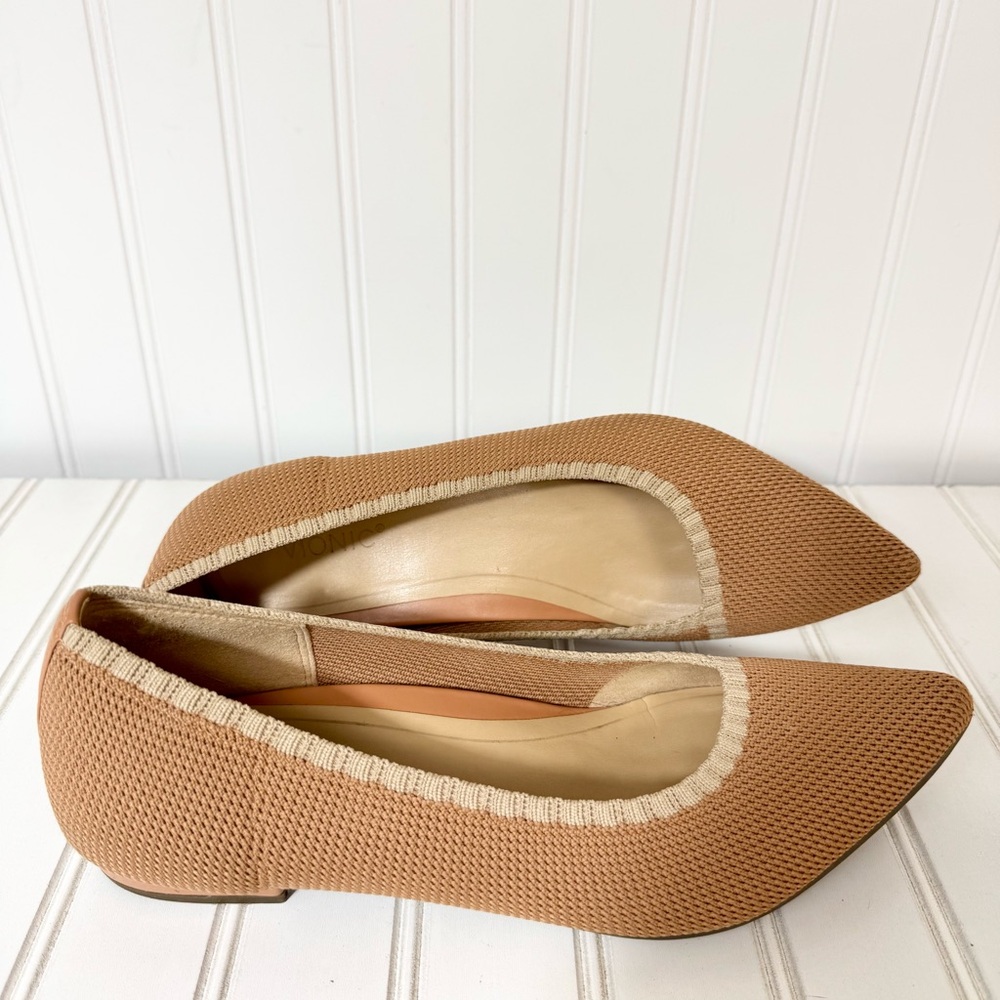 Vionic Tan Flats